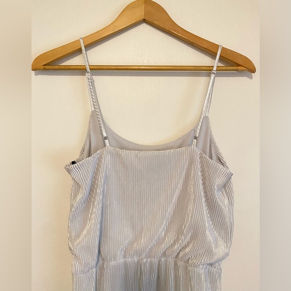 Pleated Wide Leg Jumpsuit - Picture 4 of 6